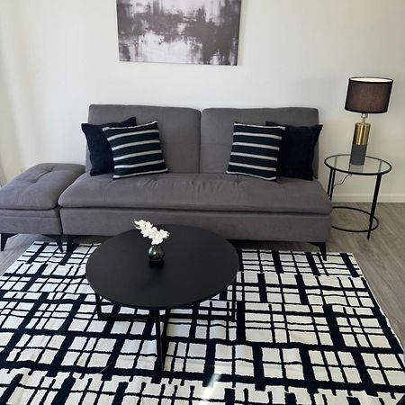 1508- Heart Of Waikiki With Kitchen-Free Parking-King Bed-Corner Unit Apartment Honolulu Exterior foto
