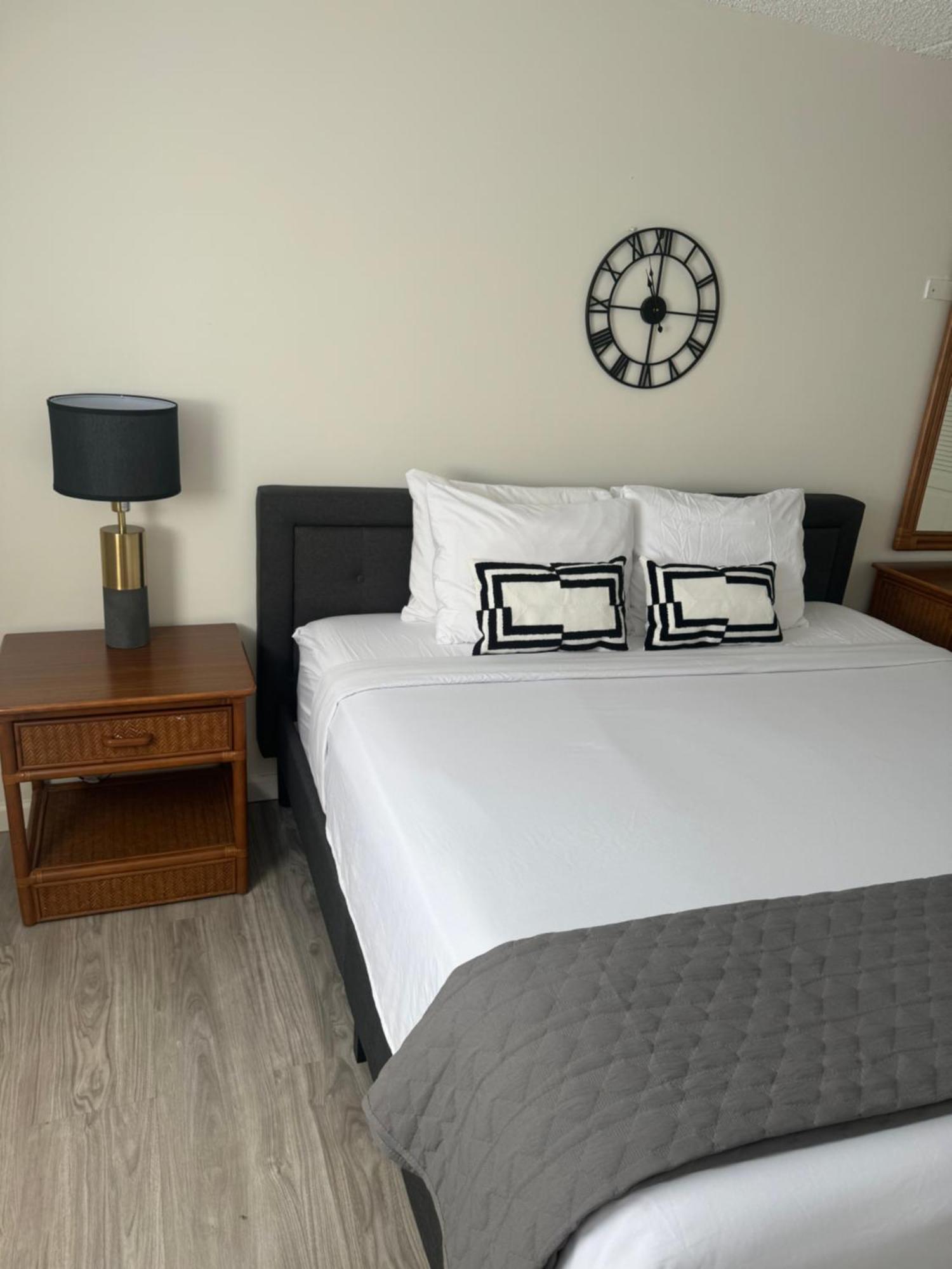 1508- Heart Of Waikiki With Kitchen-Free Parking-King Bed-Corner Unit Apartment Honolulu Exterior foto